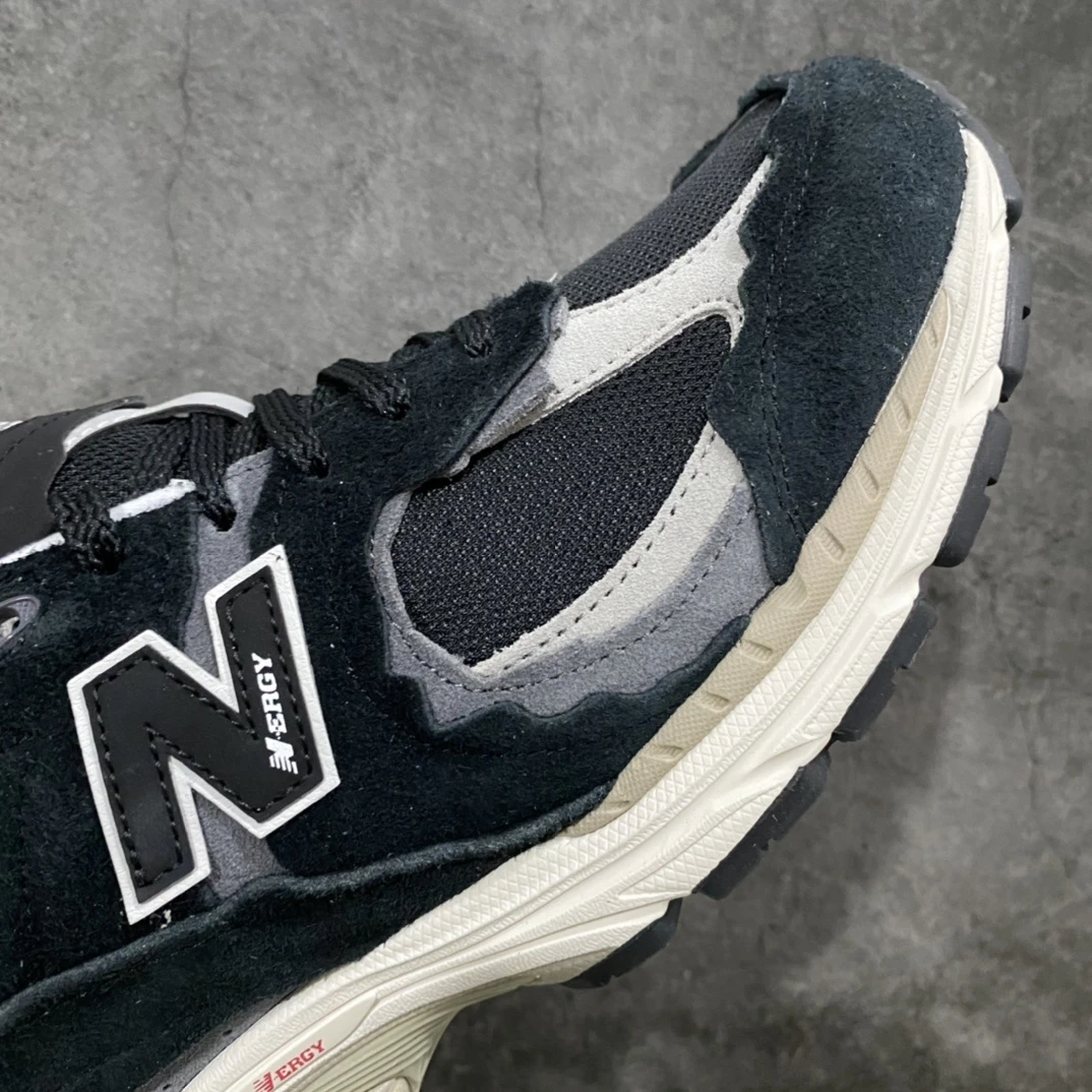 New Balance 2002R Protection Pack Black Grey Retro Running Sneakers – Premium Distressed Suede Streetwear Shoes With N-ergy Cushioning
