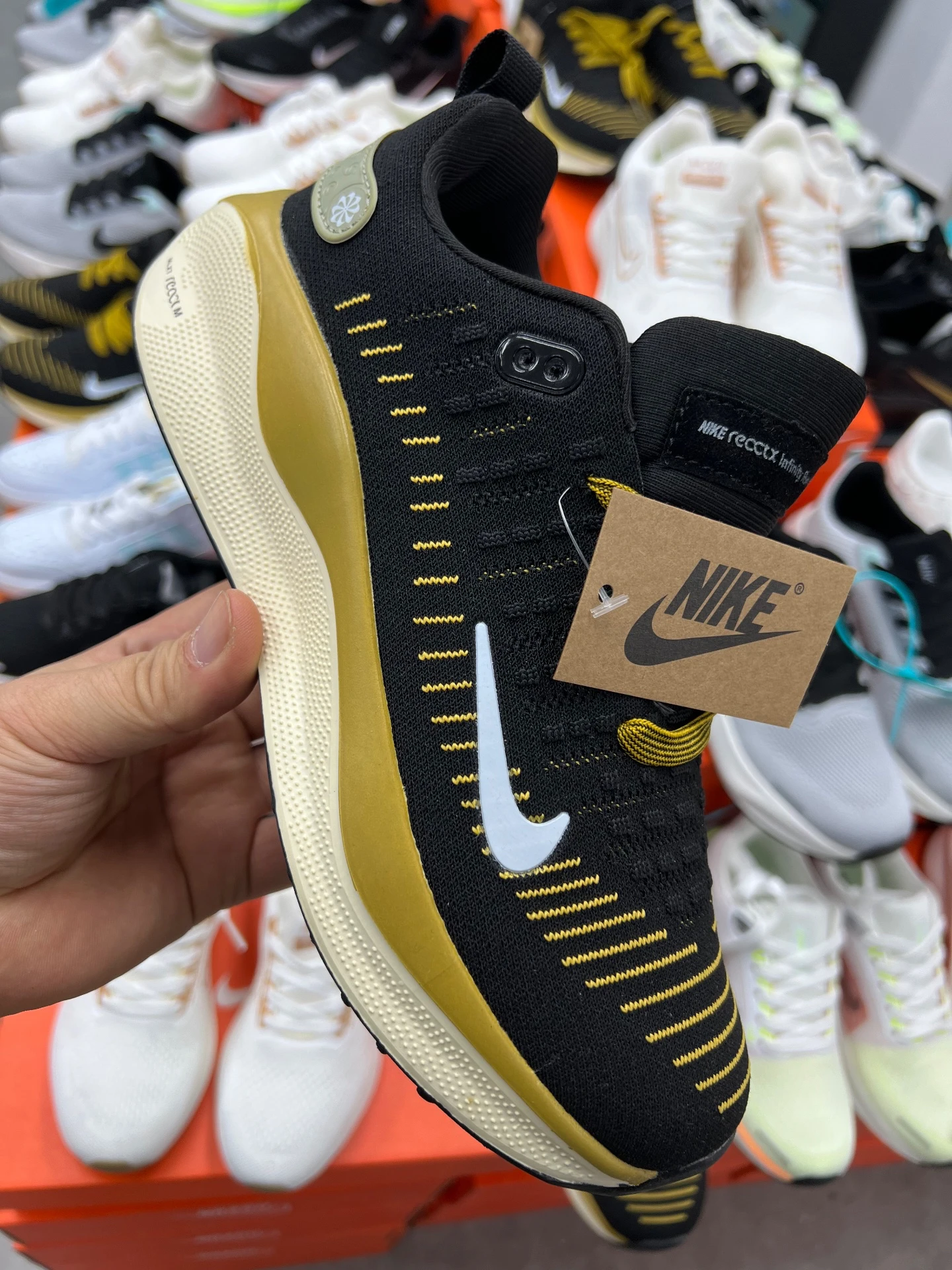 Nike Casual Sneakers - Comfortable & Stylish Everyday Shoes for Men & Women