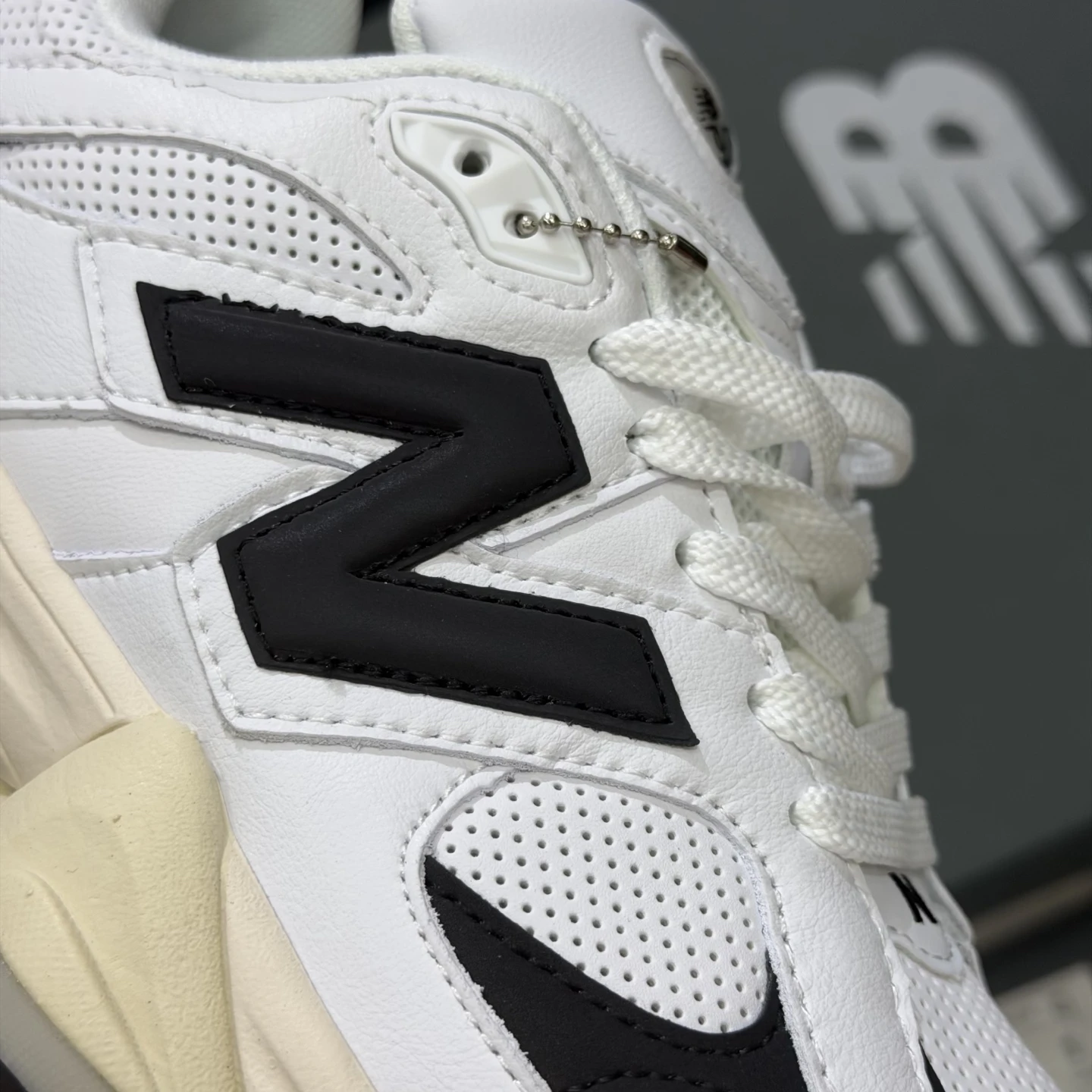 New Balance Chunky Runner Sneakers – White, Black & Cream