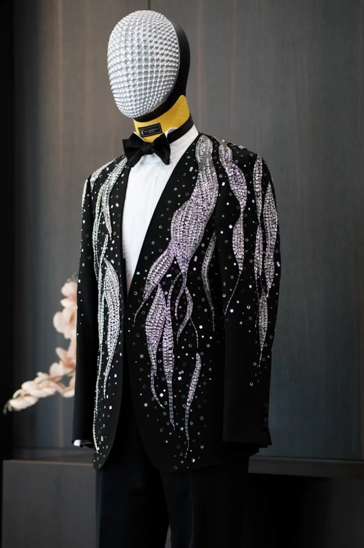 Men's Slim Fit Business Suit - Wedding, Formal & Office Attire