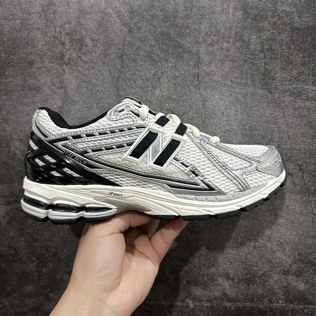 New Balance 1906R Silver Black Retro Running Sneakers – Premium Metallic Streetwear Shoes