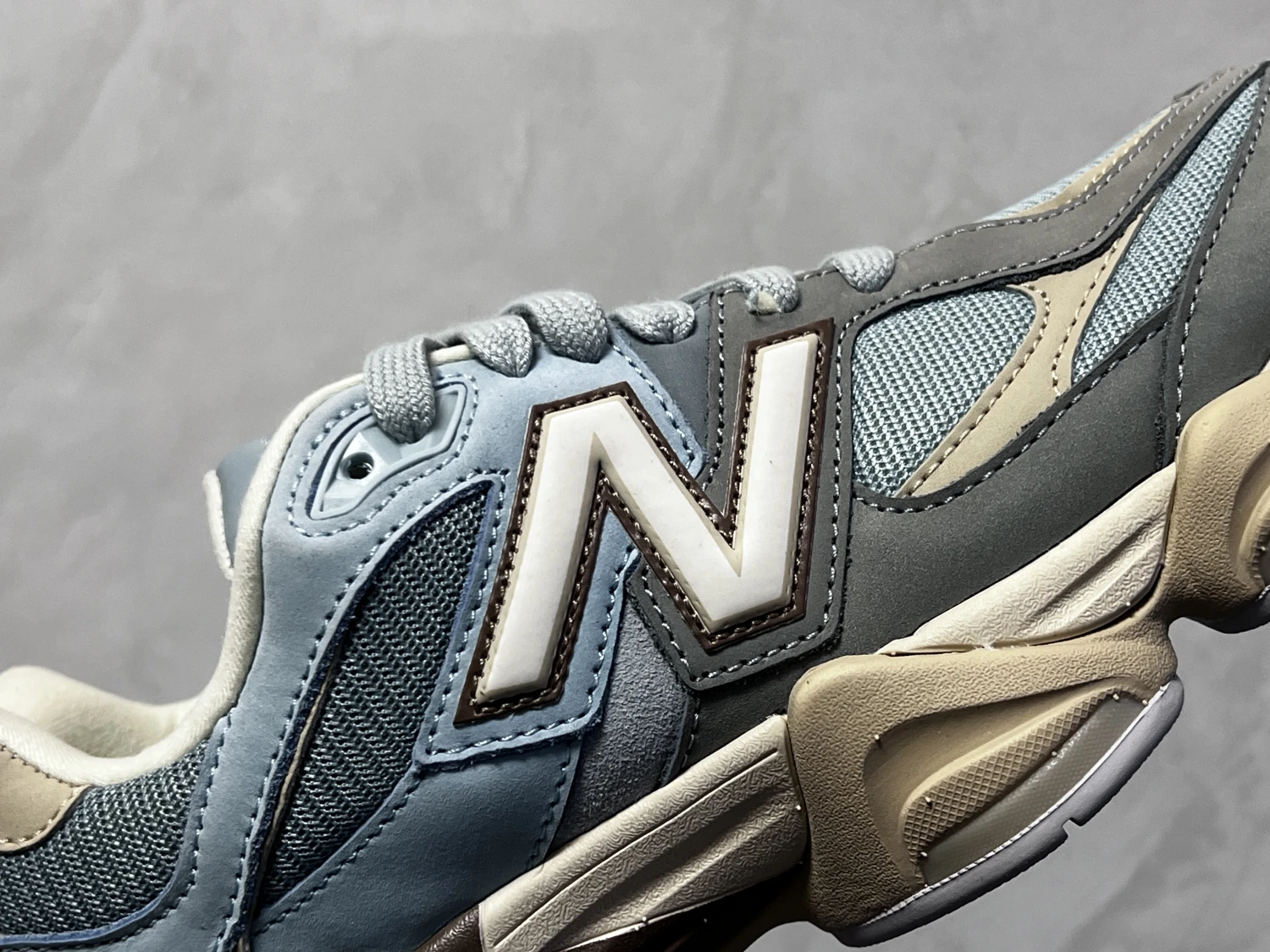 New Balance Sky Blue Cream ABZORB Chunky Sneakers – Premium Retro Lifestyle Running Shoes