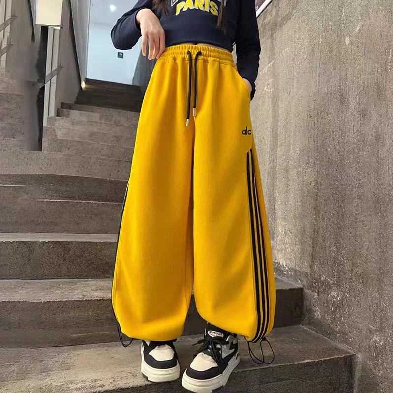 Womens Cozy Autumn Sweatpants - Soft Fleece Joggers for Fall Comfort