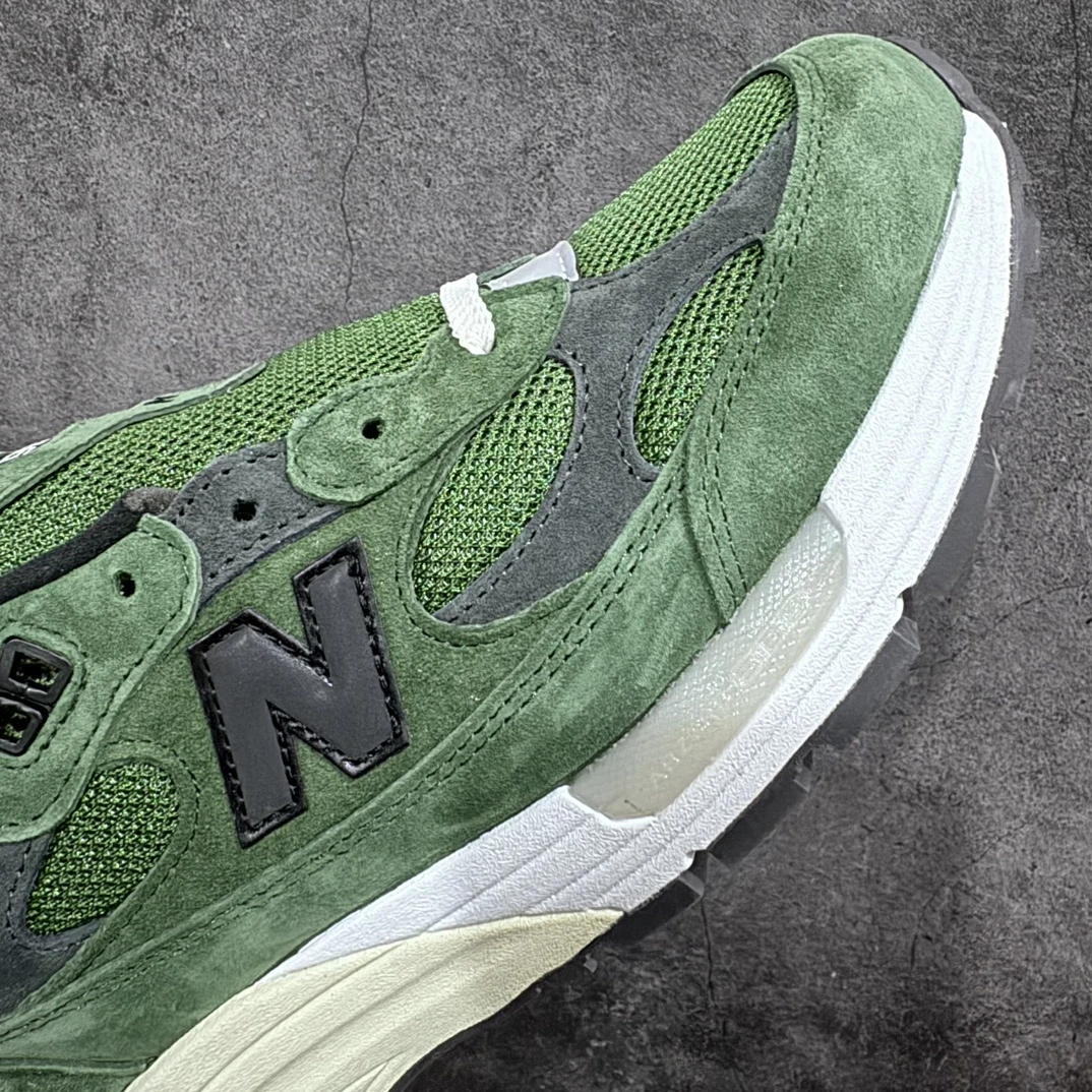 New Balance 992 Forest Green Retro Sneakers
