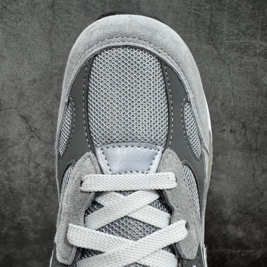 New Balance 992 Grey White Retro Sneakers