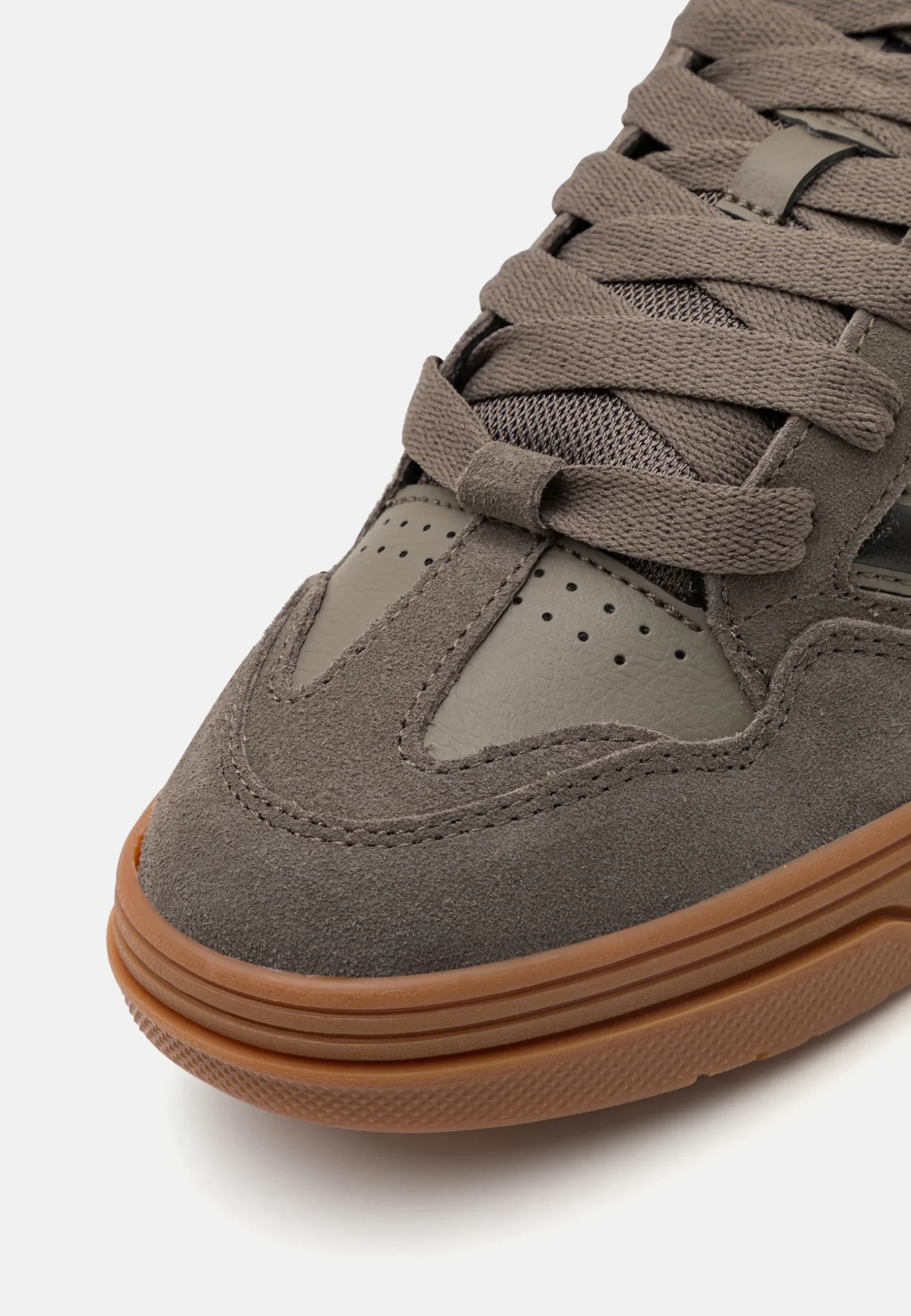 Vans Men’s Leather Sneakers