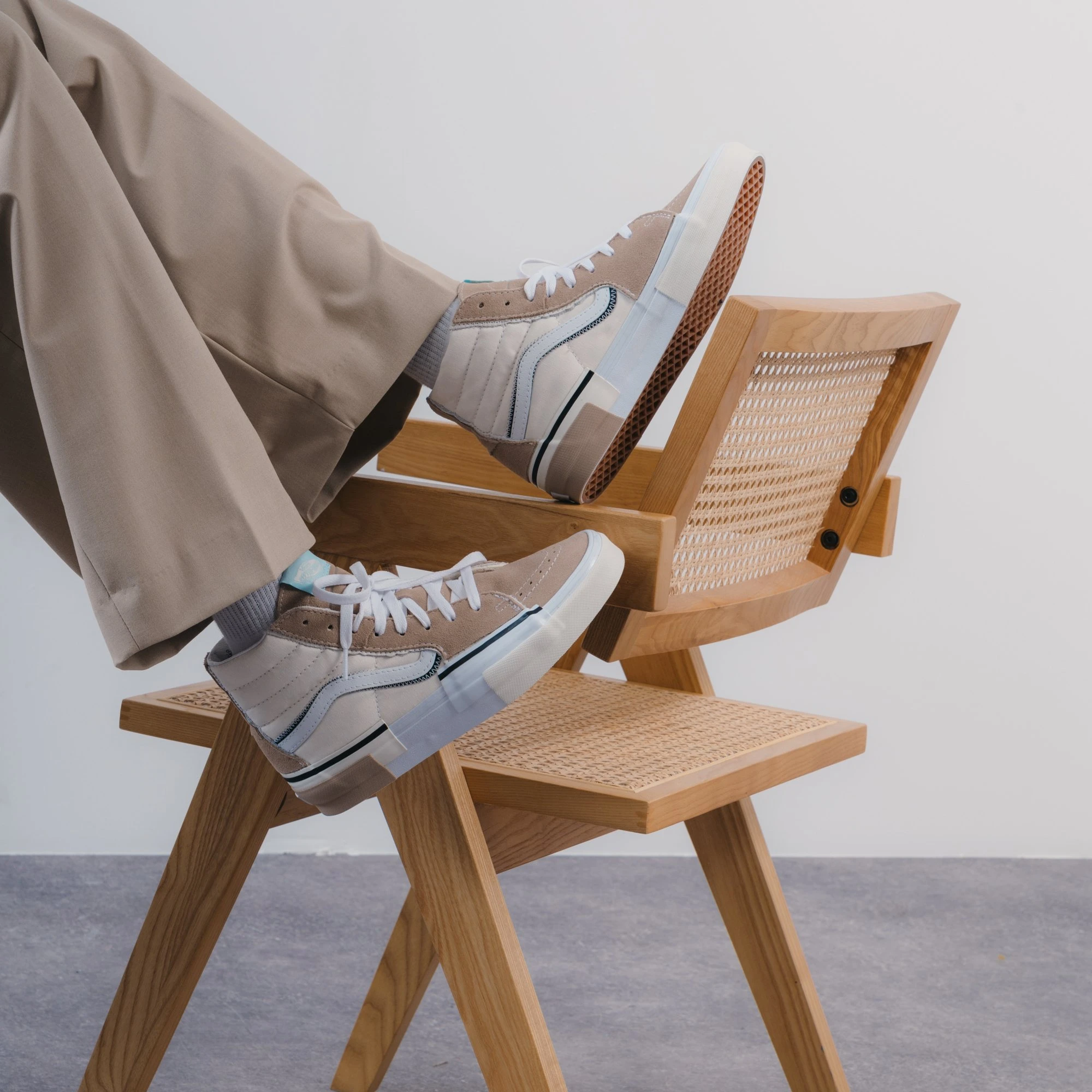 Vans Men’s Beige Leather Sneakers
