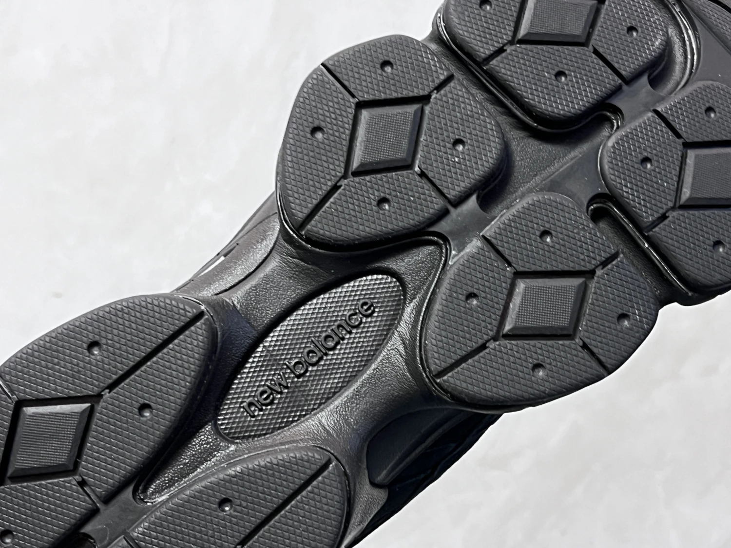 New Balance Triple Black Chunky Lifestyle Sneakers – Premium Monochrome Retro Streetwear Shoes
