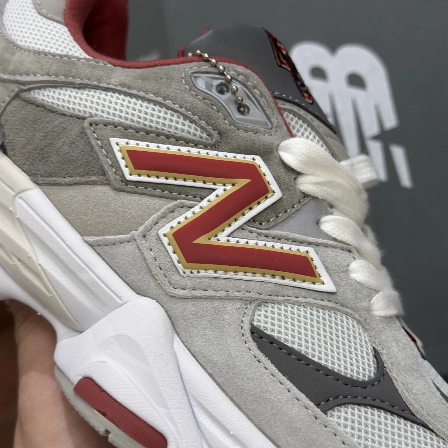 New Balance Chunky Runner Sneakers – Grey, White & Red