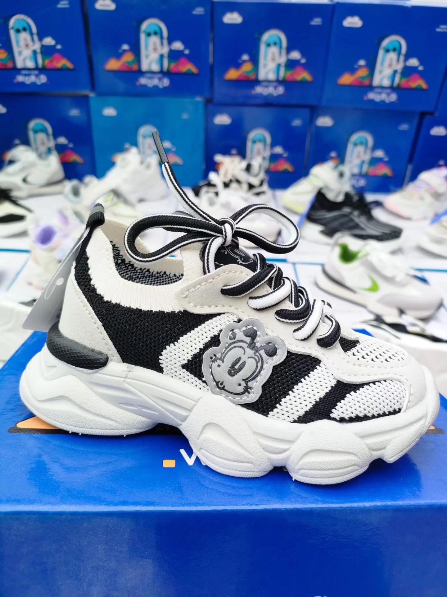 Sparkle & Shine Kids' Sneakers - Comfortable & Durable for Playtime Adventures