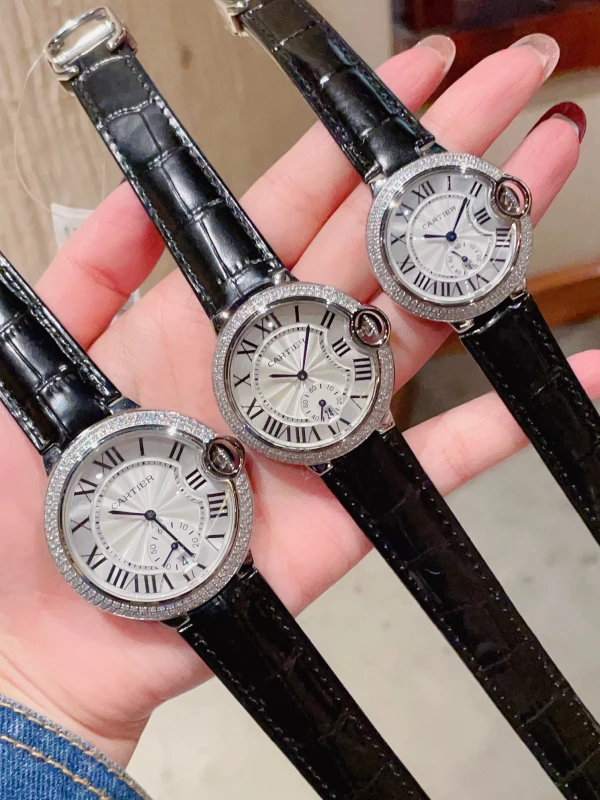 Elegant Women's Watch - Classic Stainless Steel & Crystal Accents