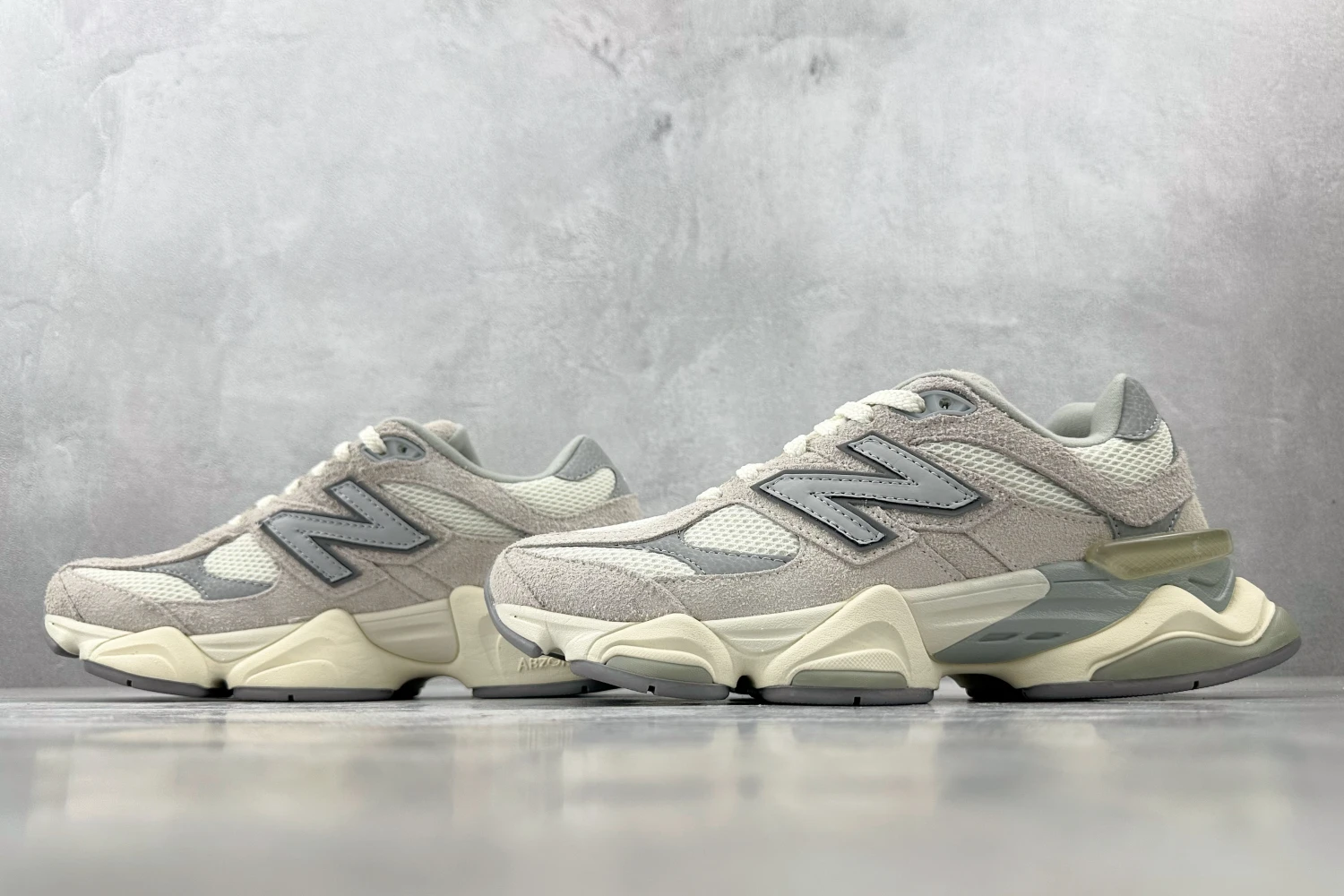 New Balance 9060 Grey Cream Chunky Sneakers – Premium Retro Futuristic Lifestyle Shoes With ABZORB Cushioning For Men & Women