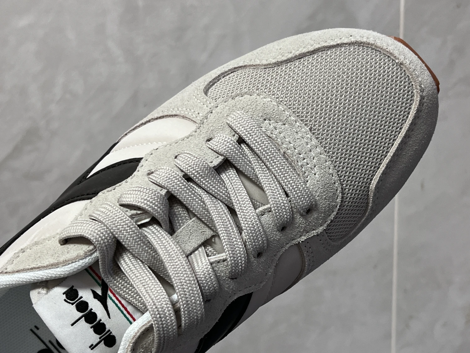 Diadora Classic Runner Sneakers – Grey Black White  Colors