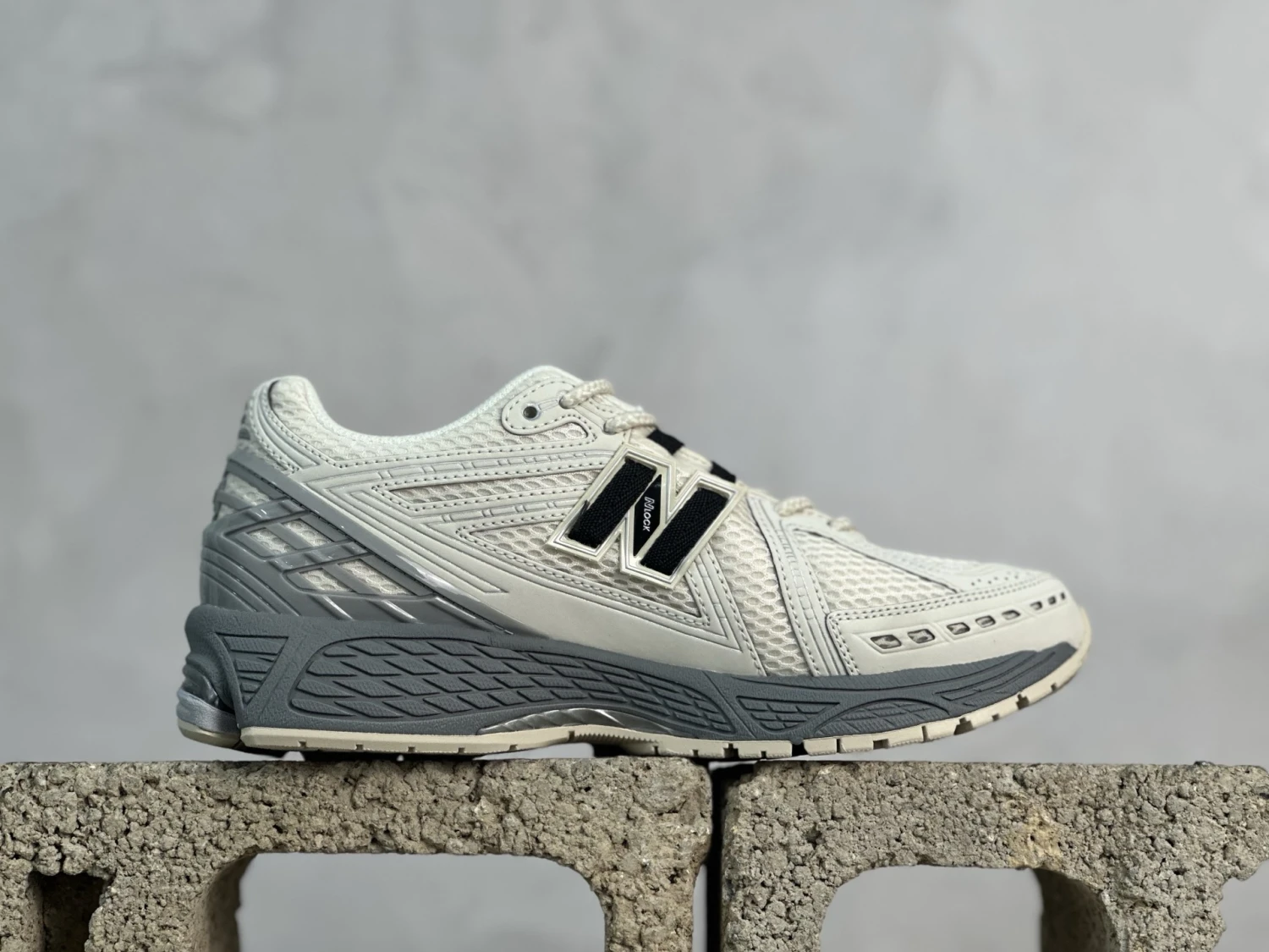 New Balance 1906R Vintage Cream Running Sneakers