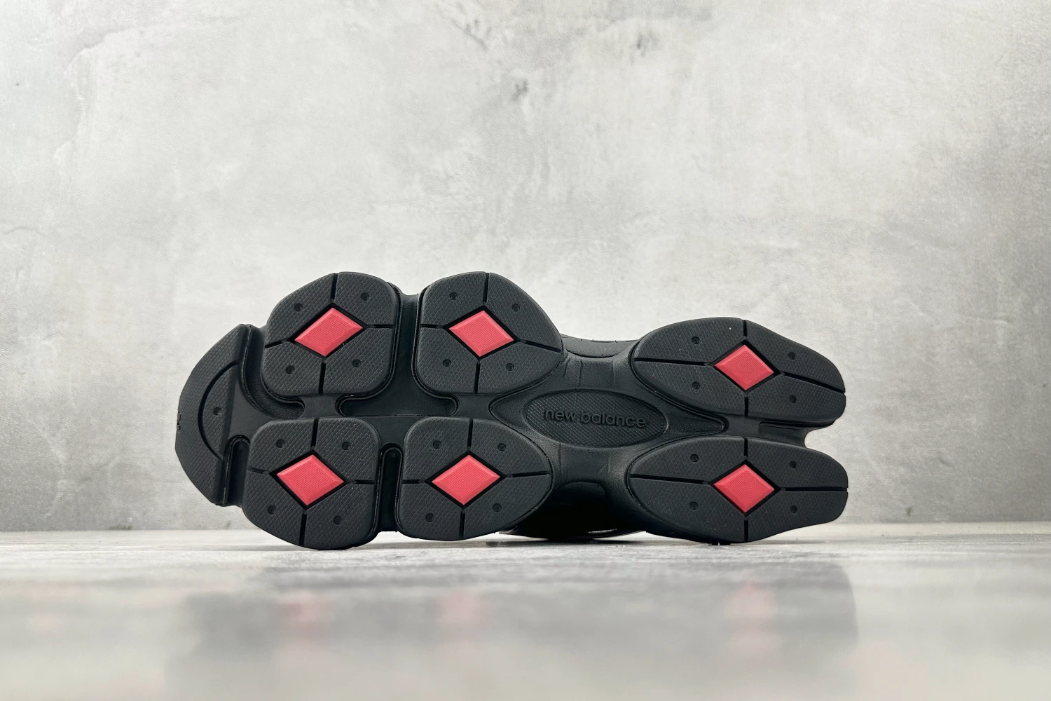 New Balance 9060 Inferno Gradient Sneakers – Futuristic Black & Crimson Chunky Streetwear Shoes With Oversized ABZORB Cushioning For Men & Women