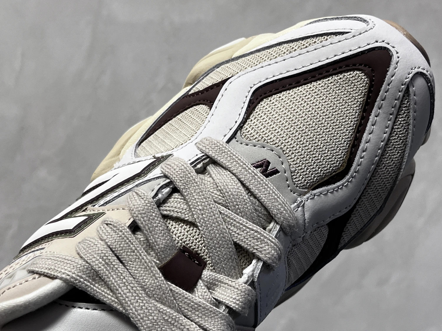 New Balance Cream Brown ABZORB Chunky Sneakers – Retro Mesh Streetwear Running Shoes