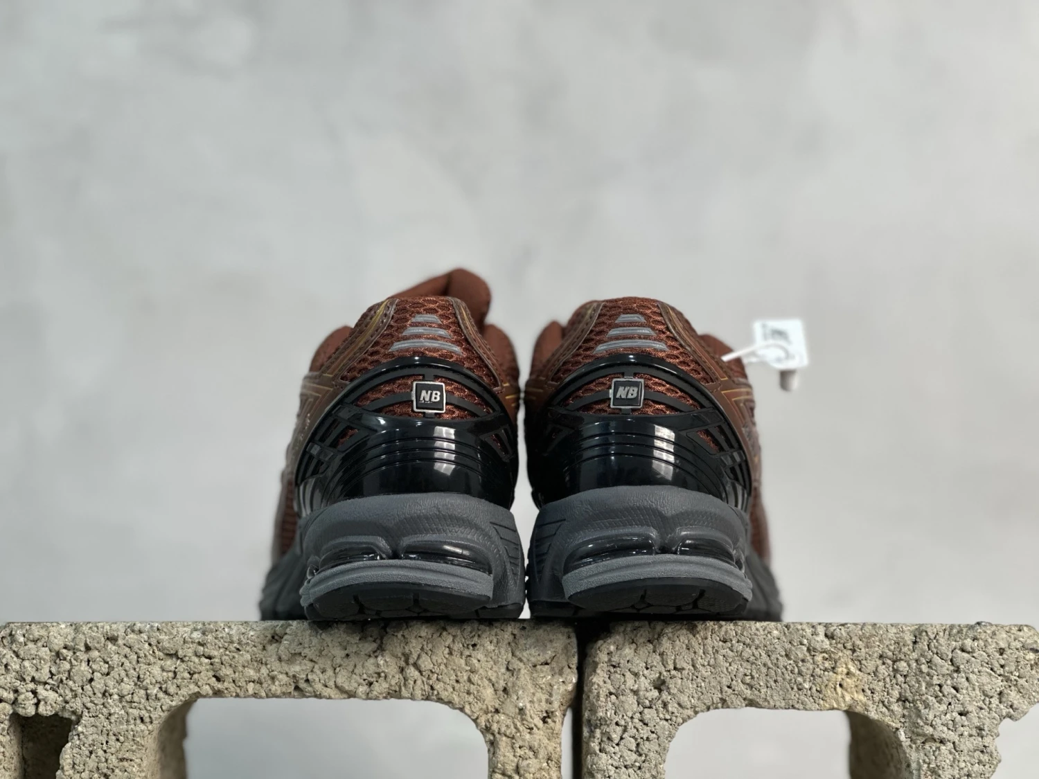 New Balance 1906R Copper Brown Performance Sneakers – Retro Mesh Running Shoes
