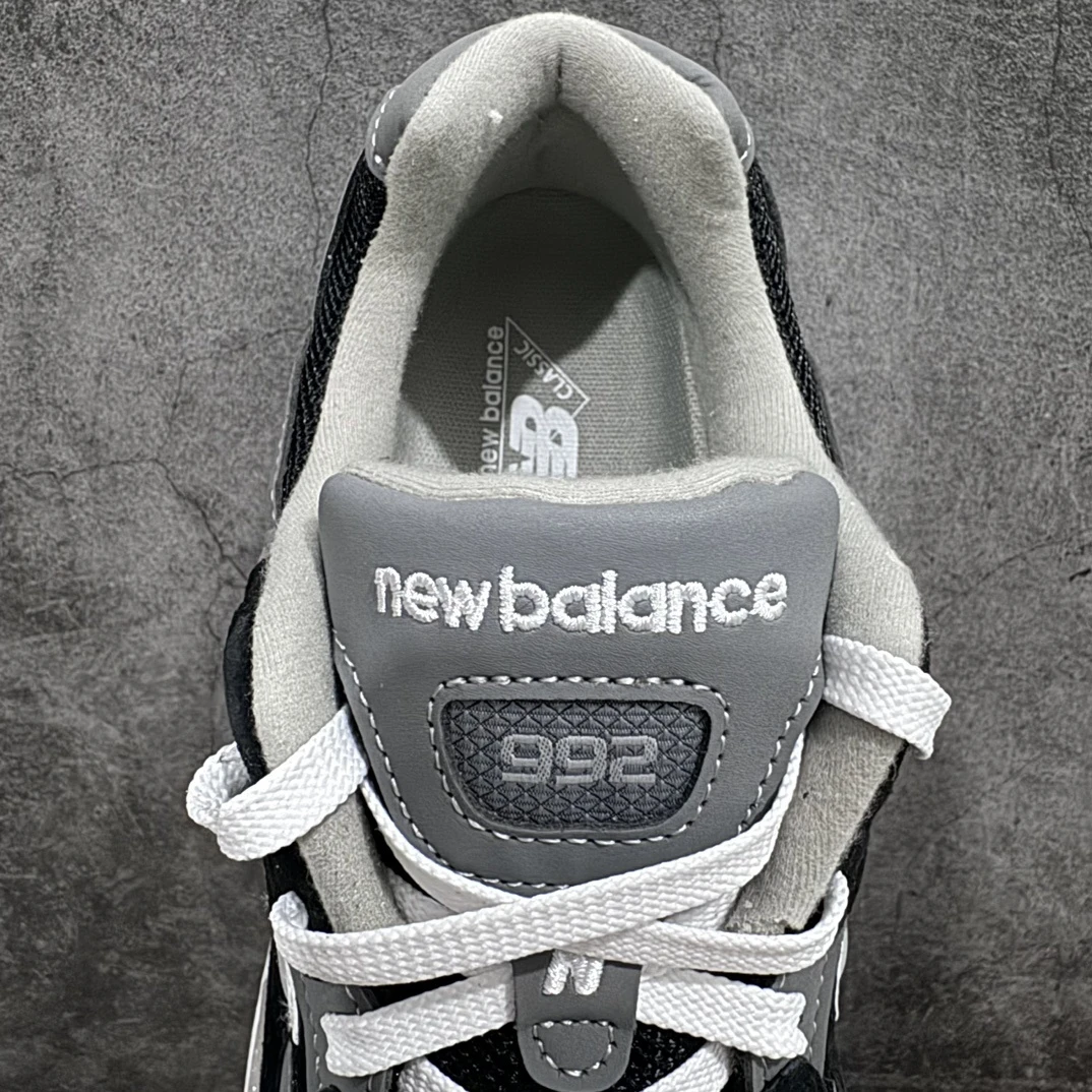 New Balance 992 Black Silver Retro Sneakers