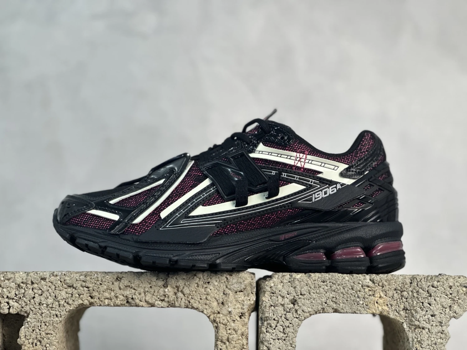 New Balance 1906R Midnight Pink Performance Sneakers