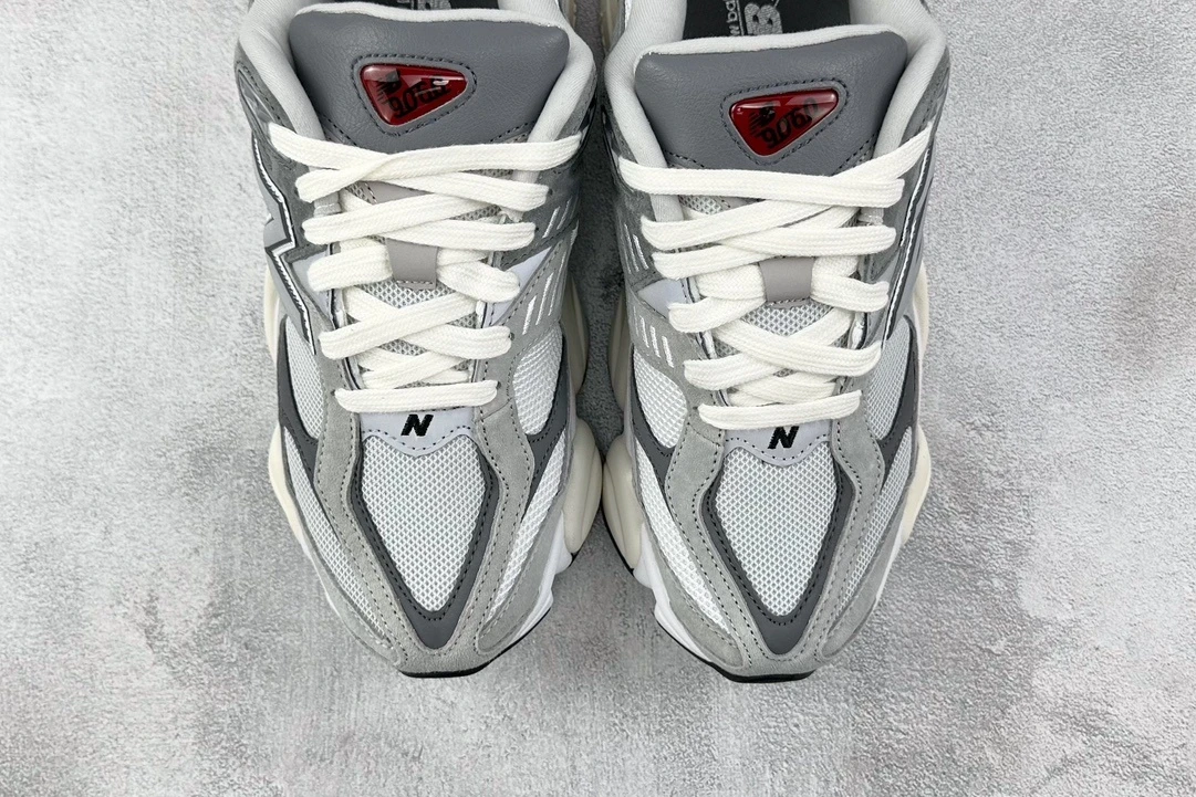 New Balance Silver Grey Chunky Sneakers