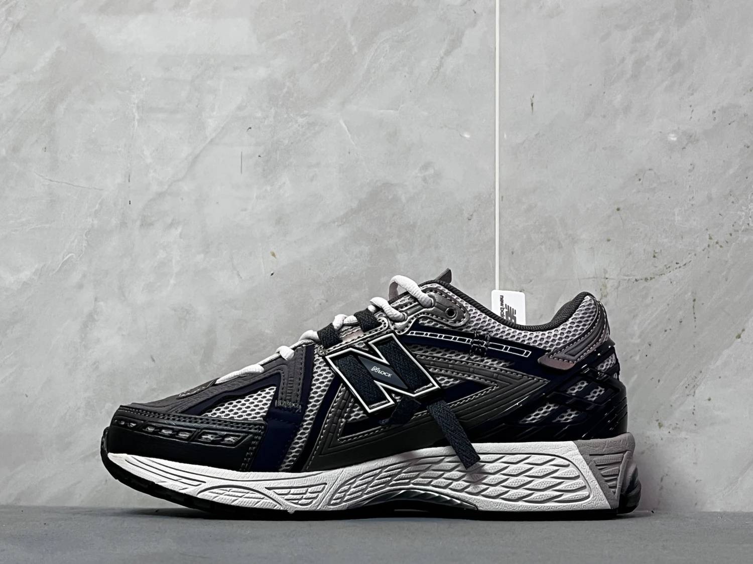 New Balance 1906A Silver Black Performance Runner Sneakers – Premium Retro Tech Streetwear Shoes