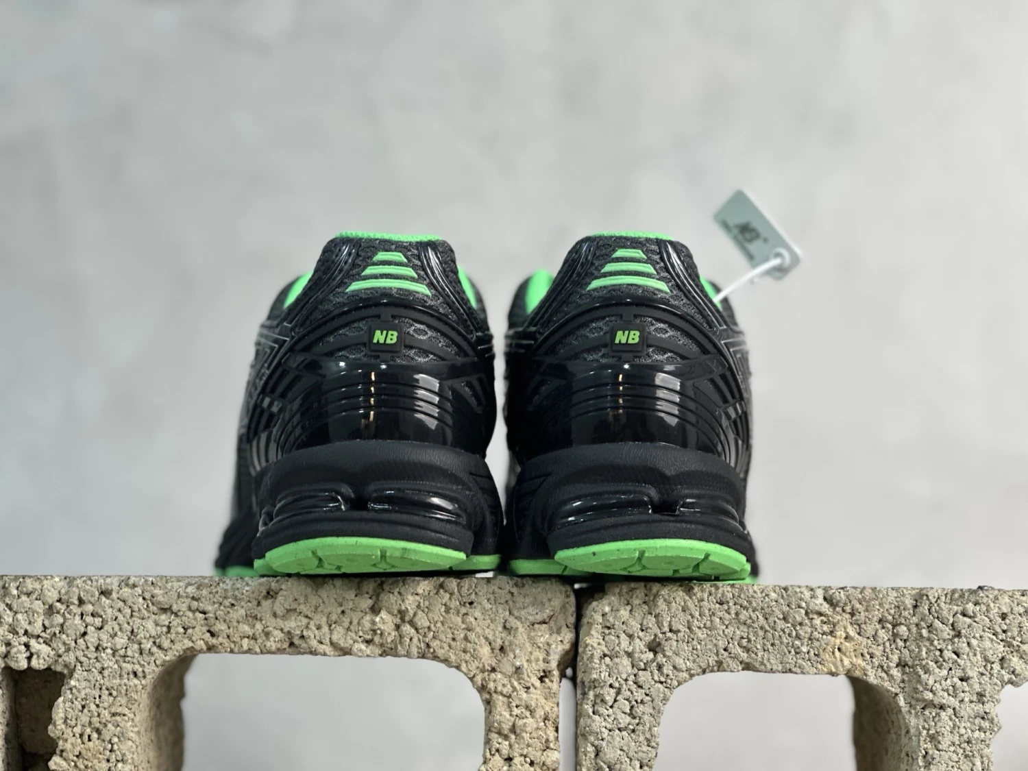 New Balance 1906R Black Green Retro Running Sneakers