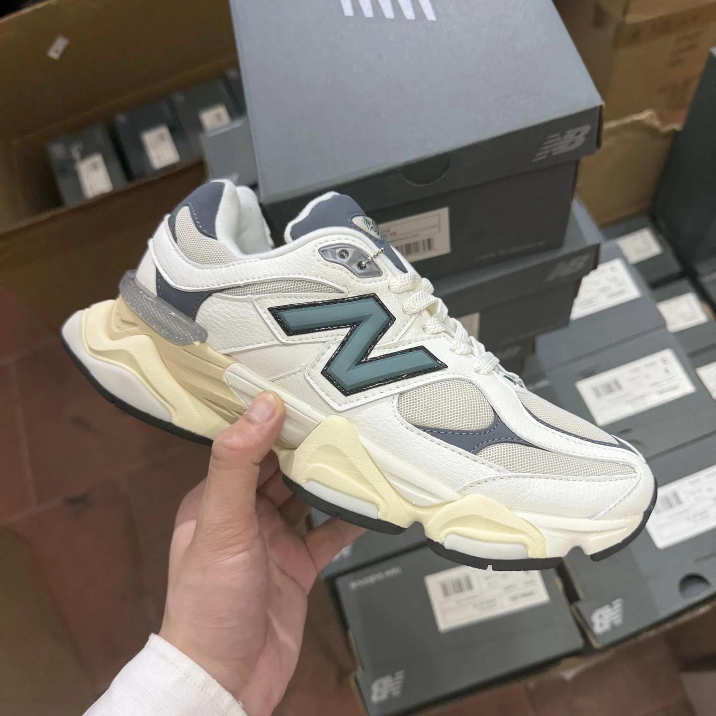 New Balance Chunky Runner Sneakers – White, Ice Blue & Navy