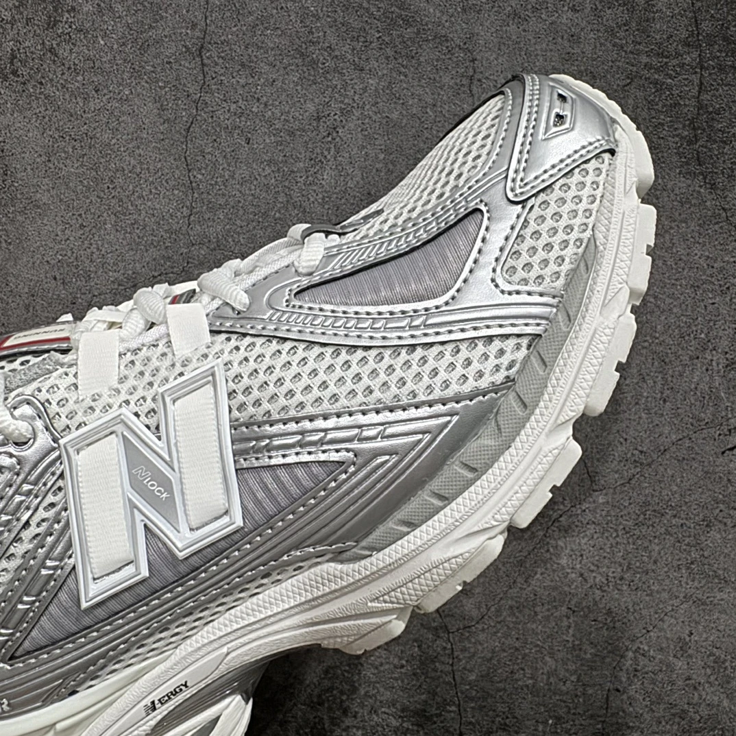 New Balance 1906R Silver White Metallic Running Sneakers – Premium Retro Tech Lifestyle Shoes