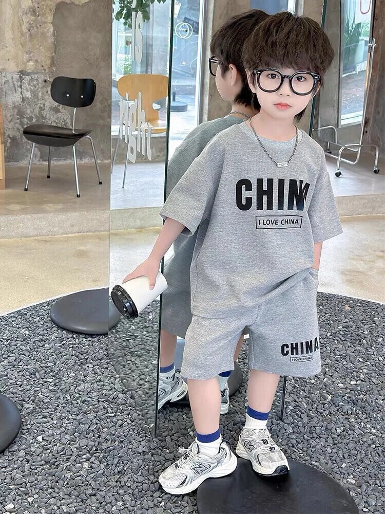Kids Short Sleeve Suit: Comfortable & Stylish Children's Outfit for Summer