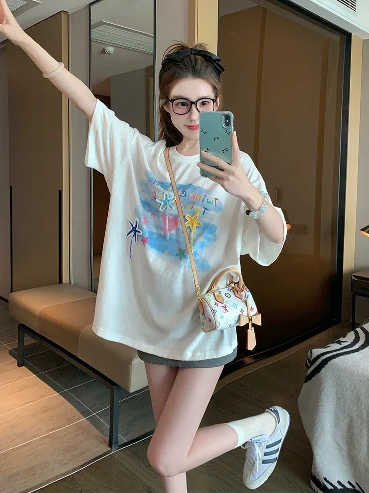Women's Oversized T-Shirt - Comfy Cotton Graphic Tee for Casual Style