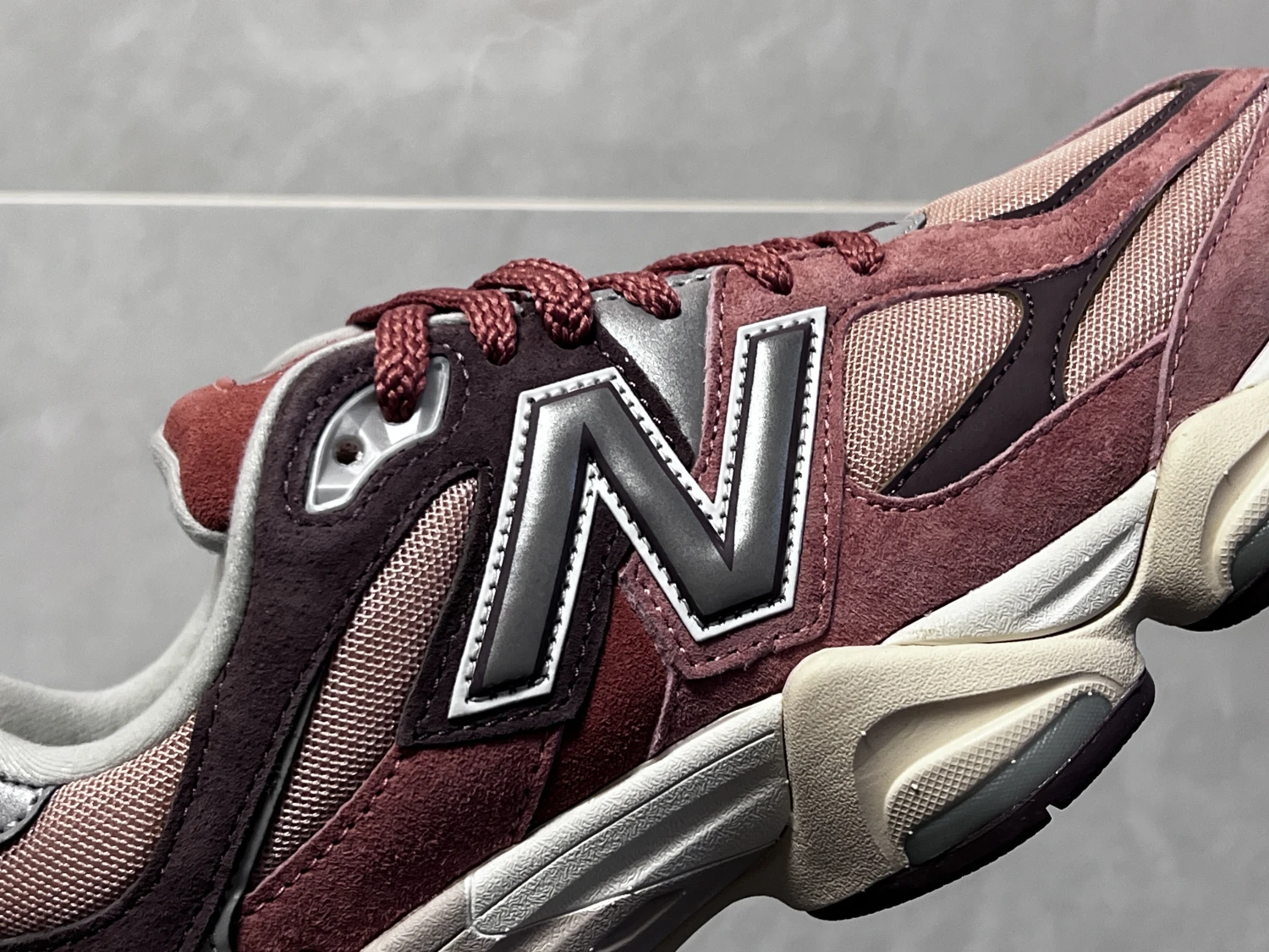 New Balance Burgundy Rose Chunky Lifestyle Sneakers – Premium Retro Streetwear Fashion Running Shoes