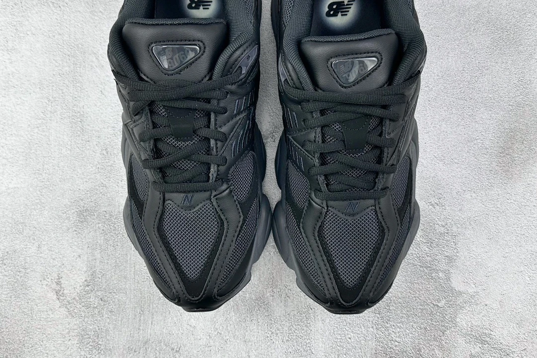 New Balance Triple Black Chunky Sneakers
