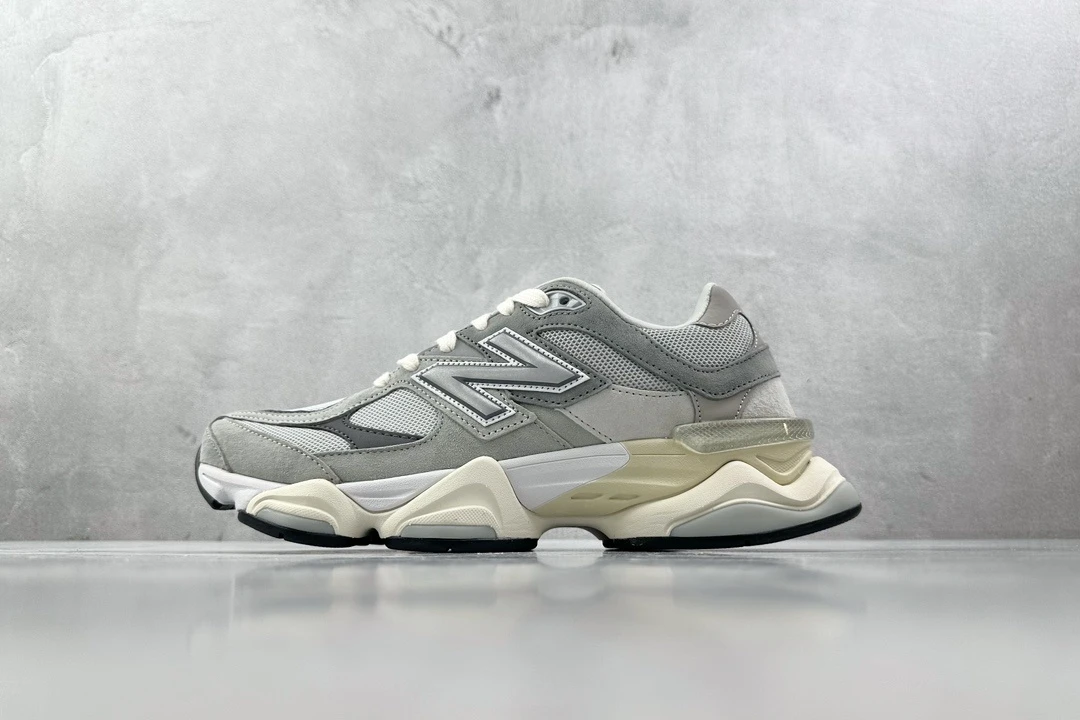 New Balance Silver Grey Chunky Sneakers