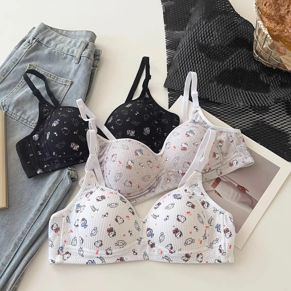 Women's Comfort Lace Bralette - Seamless Wire-Free Padded Bra for Everyday Wear