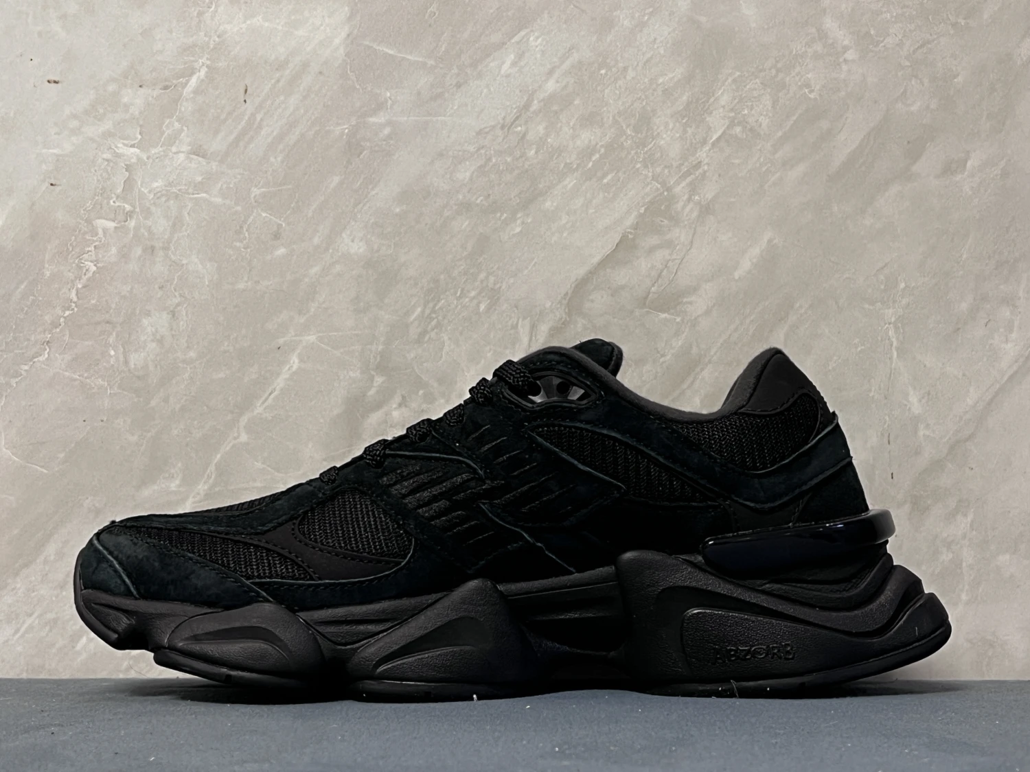 New Balance Triple Black Chunky Lifestyle Sneakers – Premium Monochrome Retro Streetwear Shoes