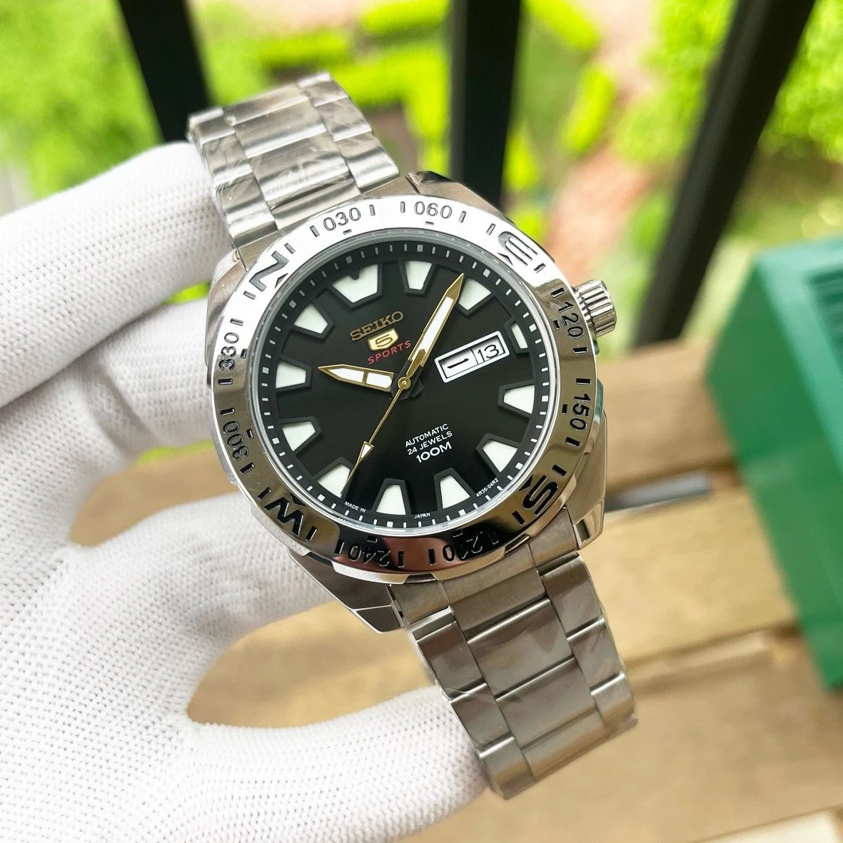 Men's Stainless Steel Chronograph Watch - Water Resistant & Stylish