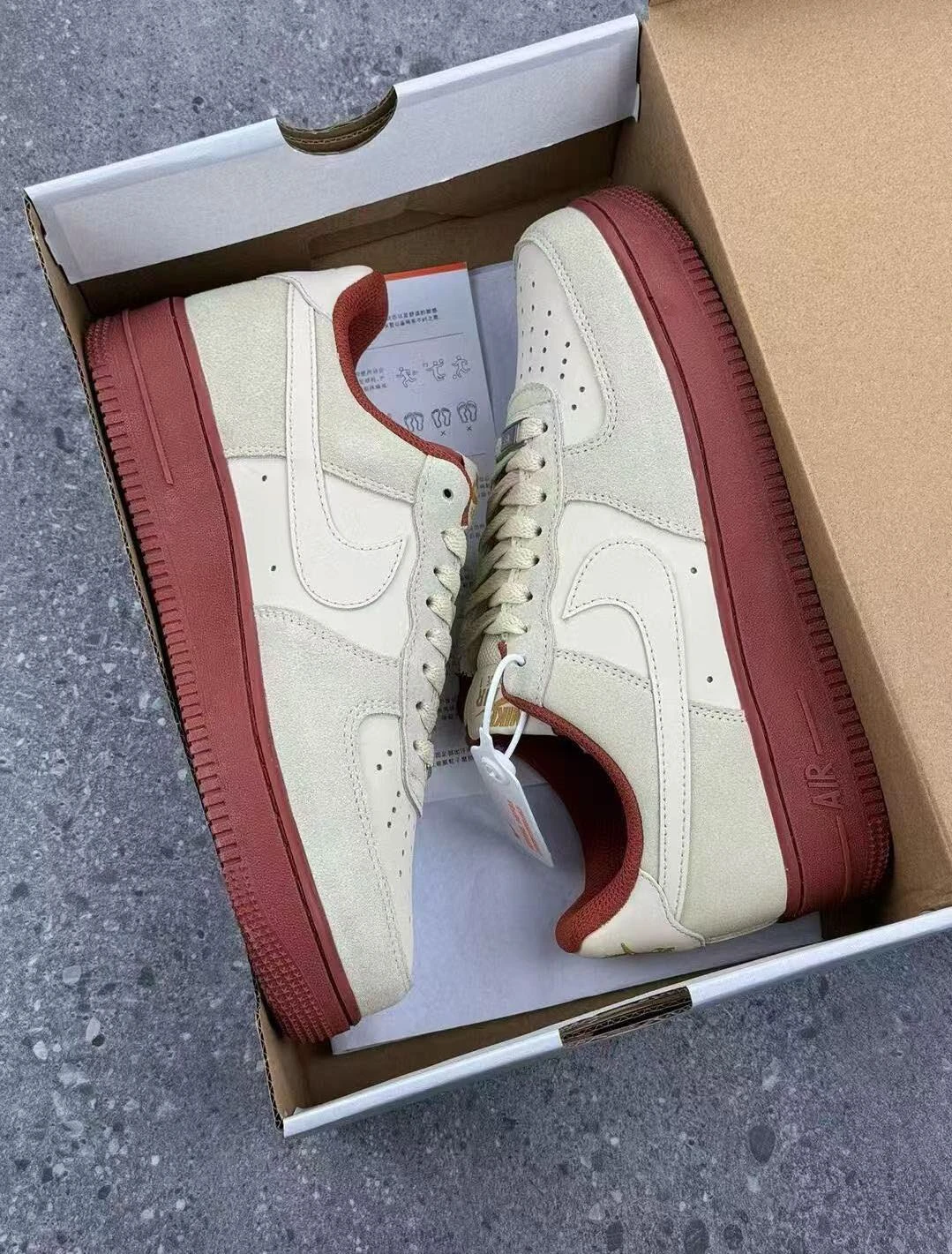Nike Air Jordan 1 (AJ1) Retro High OG - Classic Basketball Sneakers