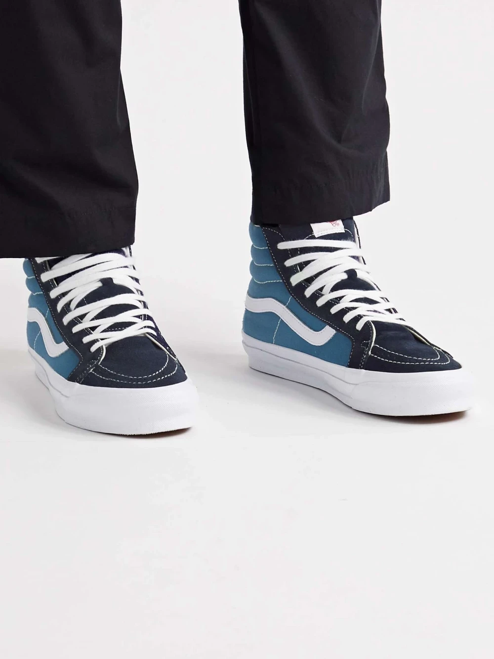 Vans Men's Blue Leather Sneakers – Classic Style & Comfort