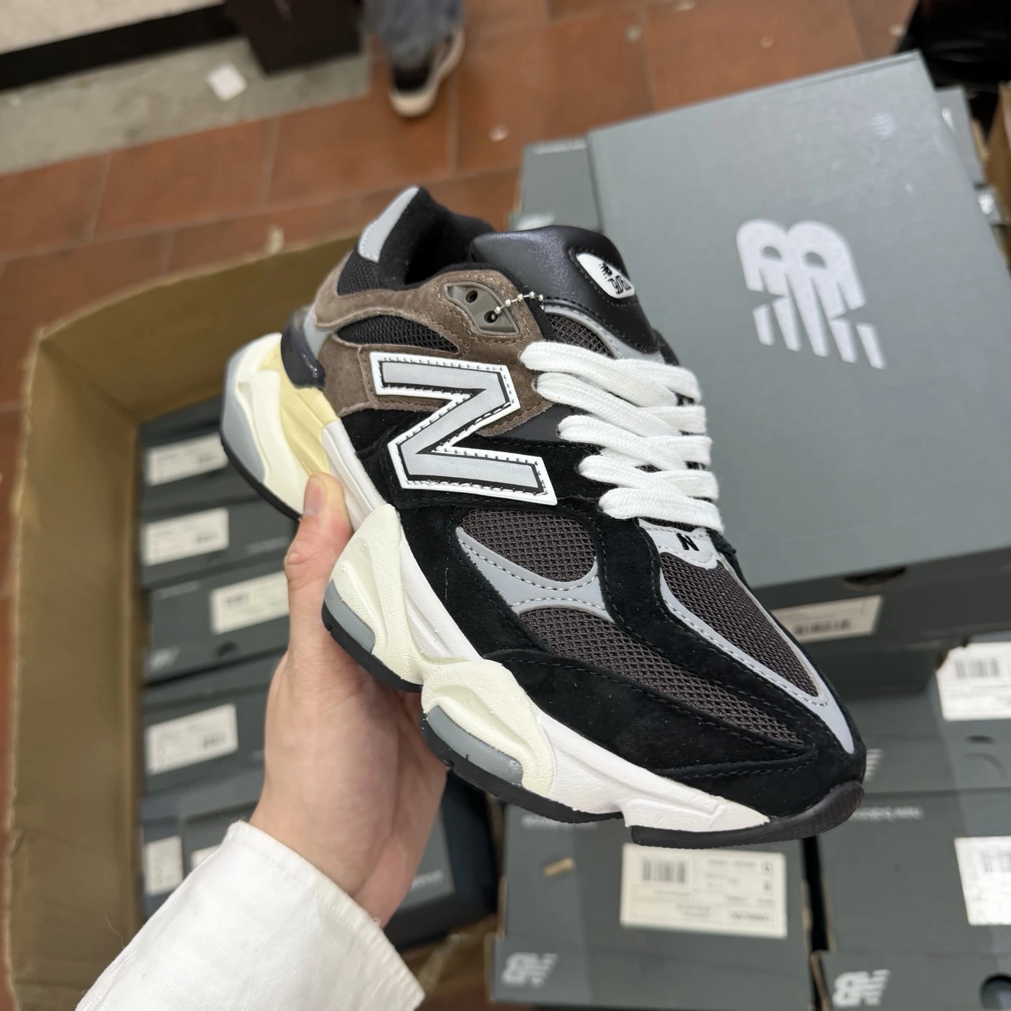 New Balance Black Coffee Chunky Sneakers