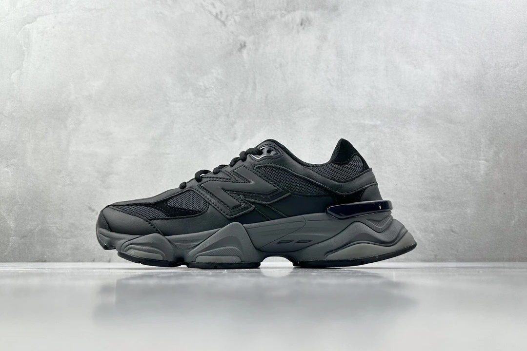 New Balance Triple Black Chunky Sneakers