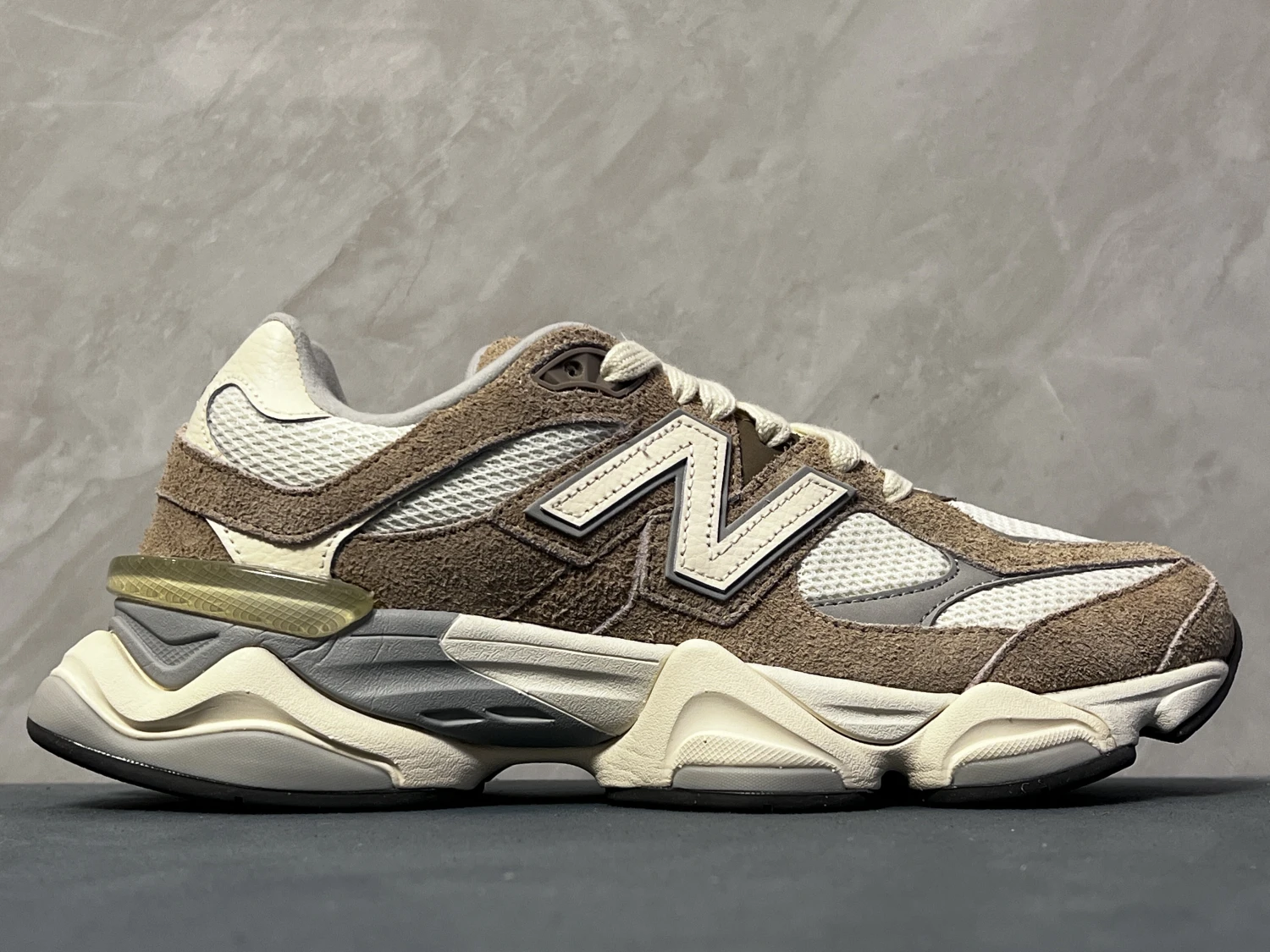 New Balance Earth Brown ABZORB Chunky Sneakers – Retro Suede Lifestyle Running Shoes