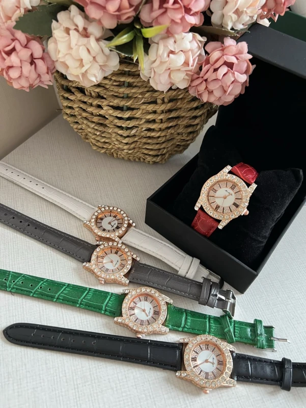 Elegant Quartz Watch for Men & Women | Stainless Steel, Water Resistant