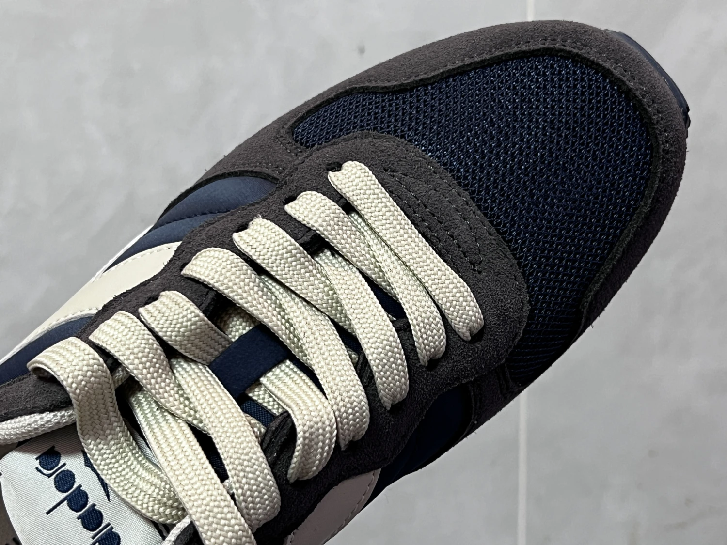 Diadora Retro Runner Sneakers – Navy Black White