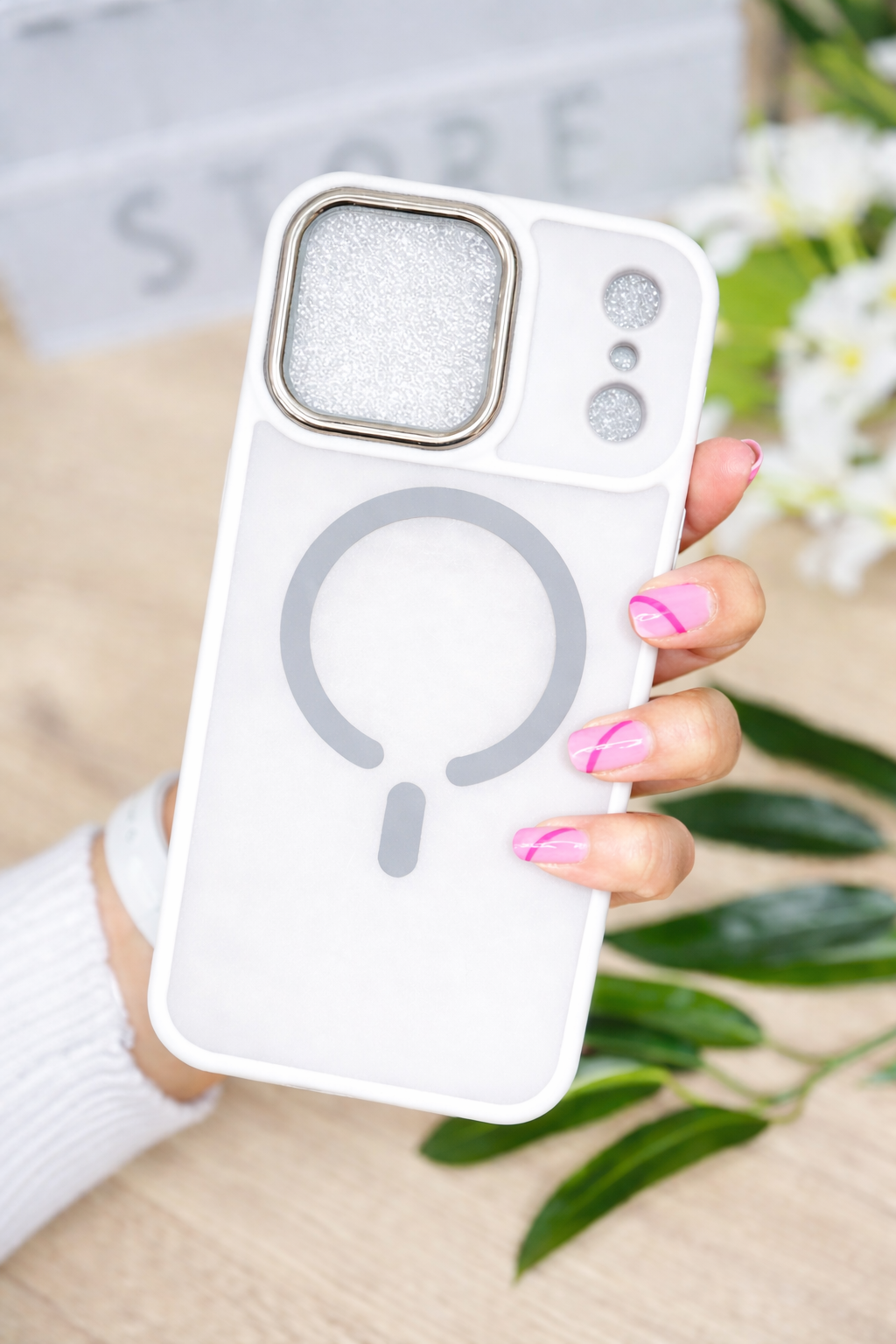 iPhone 16 Pro Max Goldencis Magnetic Collection Case - White