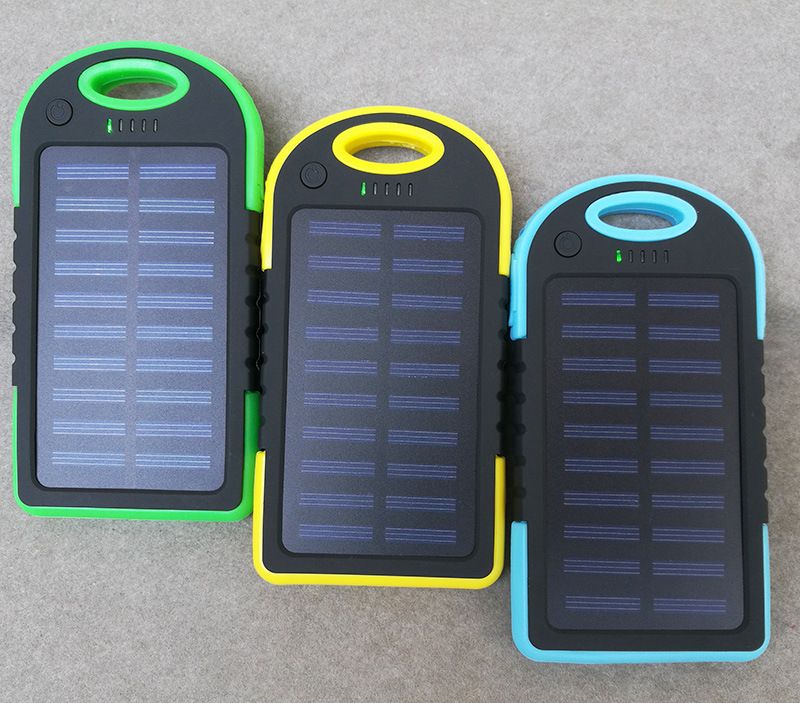 SOLAR CHARGE POWER BANK WITH CLIP 4000MAH
