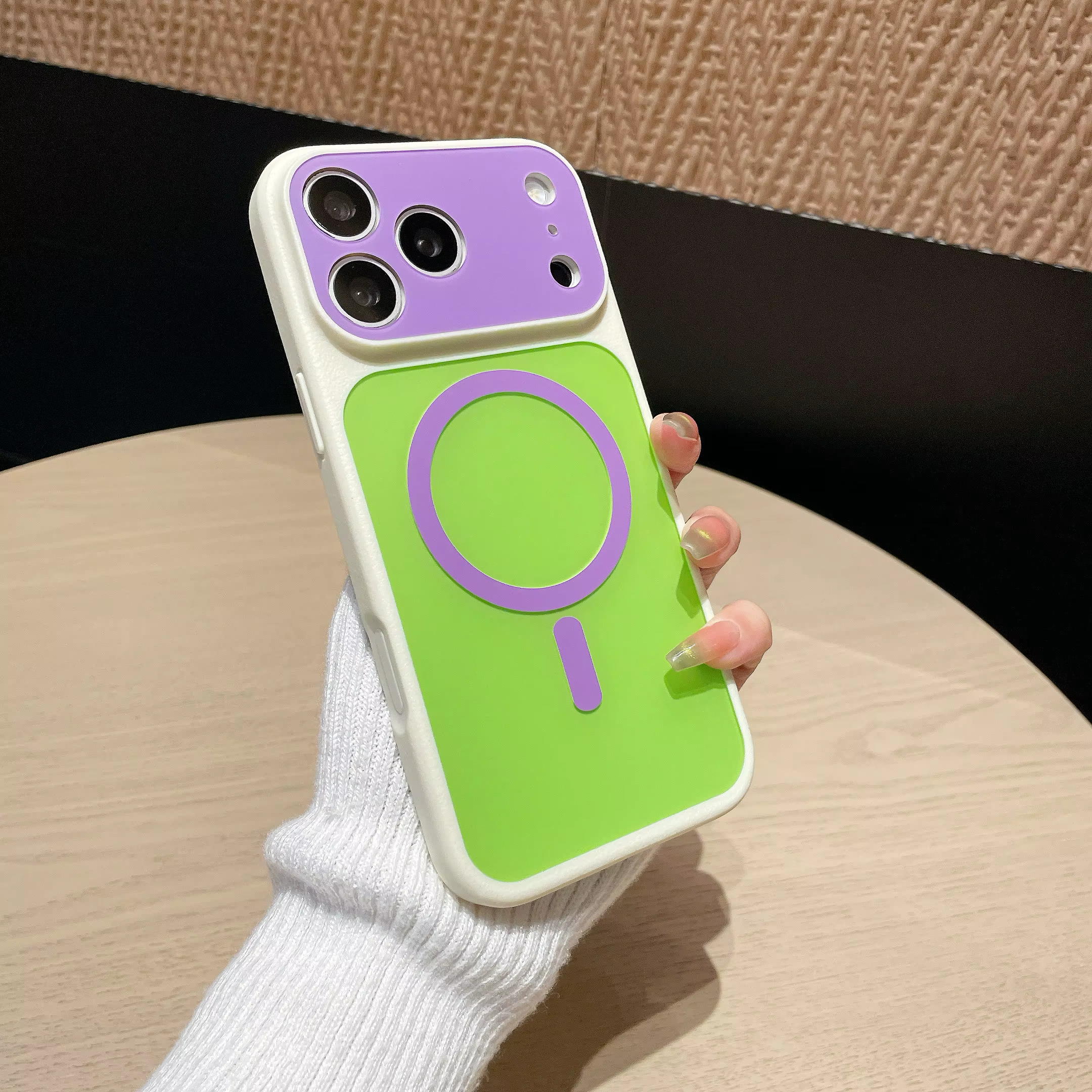 iPhone 17/18 Dopamine Imitation Magnetic Case - Grass purple