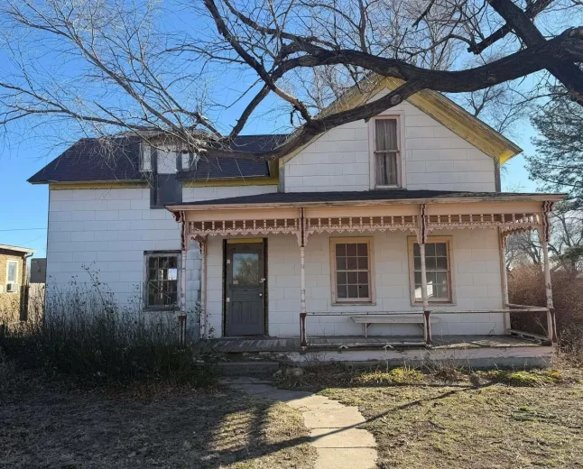 Fixer-Upper Home for Sale in Ness City, KS - $19,500