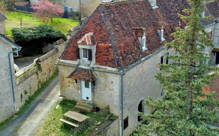€77,000 Frayssinet, France: Historic Stone Village House, 2 Beds
