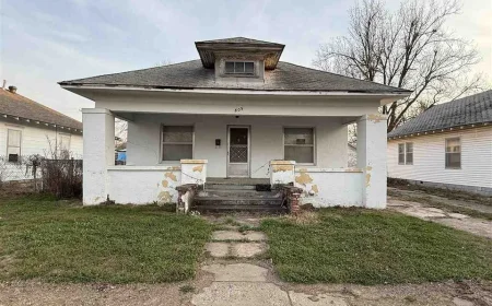 $15,000 Historic Blackwell Bungalow Sells: 1920 Charm Updated