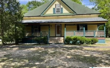 $179,900 Roanoke AL Country Home on 14.75 Acres - Remodel Ready